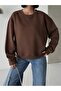 سويت شيرت نسائي أساسي ذو قصة فضفاضة وياقة دائرية باللون البني