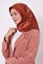 وشاح حريري بنمط بقلاوة مونوغرام