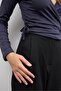 بلوزة أنثراسايت أساسية بربطة عنق مزدوجة - 3