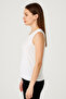Women's Basic Comfortable Lycra Crew Neck Cotton Sleeveless Undershirt Hijab Innerwear & Casual Combination & T-Shirt - 3