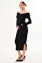 Sandy Madonna Black Dress with V Accessory – Modern Reflection of Elegance - 4