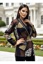 طقم بنطلون وسترة أنيق بتصميم خاص مبطن بقماش الفهد المستورد مع تفاصيل سلسلة ذهبية - 4