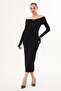 Sandy Madonna Black Dress with V Accessory – Modern Reflection of Elegance - 3