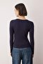 Lacivert Soft Touch Yarım Pat Düğmeli Vücuda Oturan Esnek Örme Bluz TWOAW26BZ00140 - 4