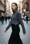Women's Oversize Crop Zippered Stand Collar Thessaloniki Woven Acrylic Knitwear Sweater for Winter Daily Outfits
