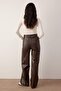 Kahverengi Relaxed/Rahat Straight/Boru Paça Dikiş Detaylı Örme Deri Pantolon TWOAW25PL00068 - 4