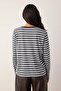Antrasit-Ekru Çizgili Relaxed Kalıp Bisiklet Yaka Renkli Ribanalı Örme T-Shirt TWOAW23TS00026 - 4