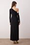Siyah Cut Out ve Aksesuar Detaylı Örme Maxi Abiye & Mezuniyet Elbisesi TPRAW26AE00012 - 4
