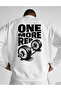 سويت شيرت أبيض برقبة دائرية للرجال قصة فضفاضة ONE MORE مطبوع