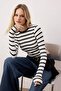 Siyah Çizgili Viskoz Yumuşak Kumaşlı Fitted Crop Esnek Örme Bluz TWOAW24BZ00048 - 2