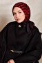 وشاح حريري منقوش بخطوط حمراء