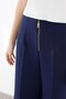 5565 Queen Short Wide-Leg Pants - 5