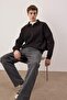 Siyah Yeni Oversize/Geniş Kesim Soft Kalite İçi Polarlı Polo Yaka Sweatshirt TMNAW26SW00004