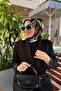 حقيبة كتف بحزام من اللؤلؤ الأسود