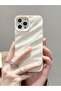 جراب iPhone أبيض بتصميم محكم - 3