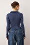 İndigo Düğme Detaylı Vücuda Oturan Crop Polo Yaka Fitilli Esnek Örme Bluz TWOAW22BZ0522 - 4