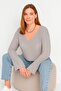 Wide V-Neck Knitwear Crop Sweater - 3