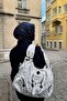 حقيبة كتف بتفاصيل معدنية بيضاء