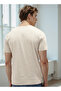 تي شيرت عادي بقصّة Slim Fit ورقبة على شكل حرف V وأكمام قصيرة - 4