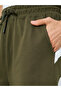 شورت مخطط من قماش تيري القطني كبير الحجم - 3