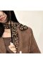 وشاح نسائي مستورد بنقشة الفهد باللون البني - 4