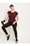 تي شيرت رياضي مريح باللون العنابي - 2