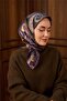 وشاح حريري من التويل بنمط أرجواني داكن وأخضر مع تصميم أنيق 90x90 - 7