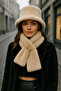 طقم قبعة ووشاح فرو مستورد، باللون البيج – أكسسوارات شتوية ناعمة ودافئة - 2