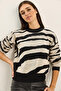 Women's Black Ecru Thick Zebra Patterned Crew Neck Knitwear Sweater 60285007 - 4