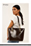 Crinkled Textured Brown Shk256 Faux Leather Zippered Single Compartment Chain Strap Hand, Arm, and Shoulder Bag - 8