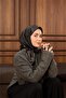 وشاح حرير تويلي مزخرف باللونين الأخضر الداكن والرمادي مقاس 90x90