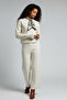 طقم تريكو مكون من قطعتين بياقة بيسكيت وساق واسعة مع وشاح - كريمي - 3