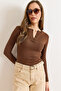 Women's Bitter Brown Crew Neck Buttoned Long Sleeve Stretch Fabric Cotton Blouse Blz-19002566 - 4