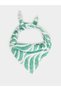 وشاح بطبعة أوراق الشجر
