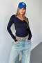Navy Blue V-Neck Finger-Touch Detail Buzzy Fabric Slim Fit Body-Blouse - 4