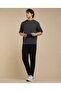 تي شيرت سادة برقبة دائرية وأكمام قصيرة - 2