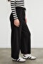 Modal Sweatpants with Tie Waist and Green Front Detail - 7