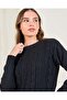 سترة نسائية سوداء محبوكة - 4