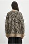سترة تريكو نسائية بأزرار منقوشة بنقشة الفهد - 6
