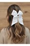 إبزيم فيونكة بيضاء زغبية مصنوعة يدويًا - التصميم الأصلي والجودة!