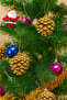6-Piece Large Christmas Pine Cone Ornament New Year Pine Tree Decorative Ornaments Gold Pine Cone 6cm