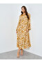 فستان ماكسي بأكمام طويلة وفتحة رقبة على شكل حرف V مطبوع بالكامل - 2