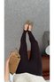 High-waisted, gathered waist with elastic waistband and fusiform leggings for willing feet. - 5