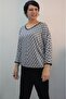 White Black Patterned V-Neck Batwing Three-Quarter Sleeve Skirt Cuff Combed Viscose T-Shirt - 6