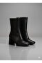 Blunt Toe Zippered Heeled Boots