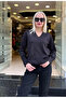 Tri-Knock V-Neck Tricot with Sleeve Slit Detail