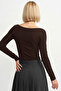 بلوزة بنية اللون بياقة قارب وأكمام طويلة مصنوعة من القطن بنسبة 100% - 3