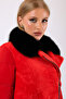 معطف منفوخ من الصوف مع إكسسوارات من الجلد الطبيعي الأحمر - 5
