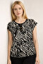 Zebra Pattern Low-Sleeve Blouse with a Flat Appearance - 3