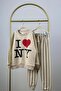 طقم بدلة رياضية مخططة من Love NY - 4